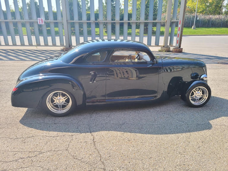 Chevroleet Deluxe Hot-rod