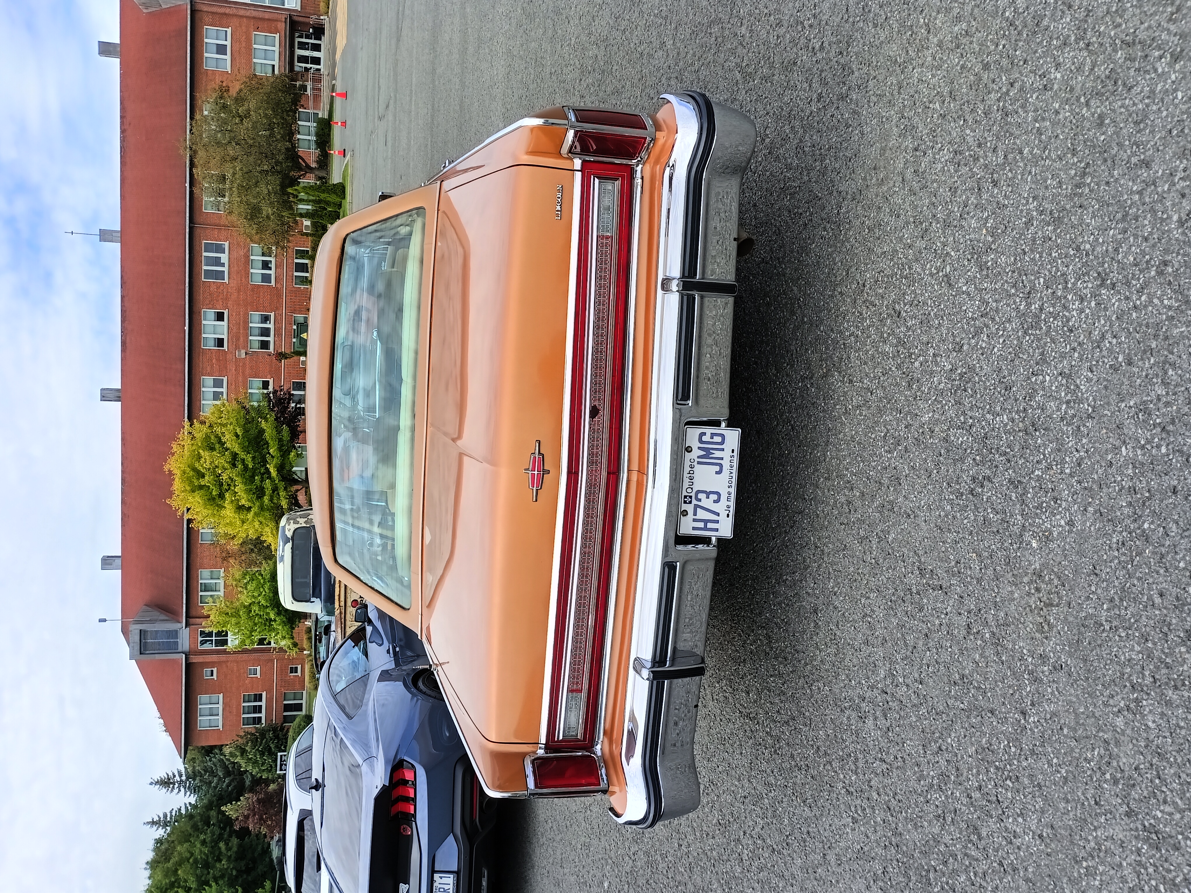 Lincoln Continental Town Car